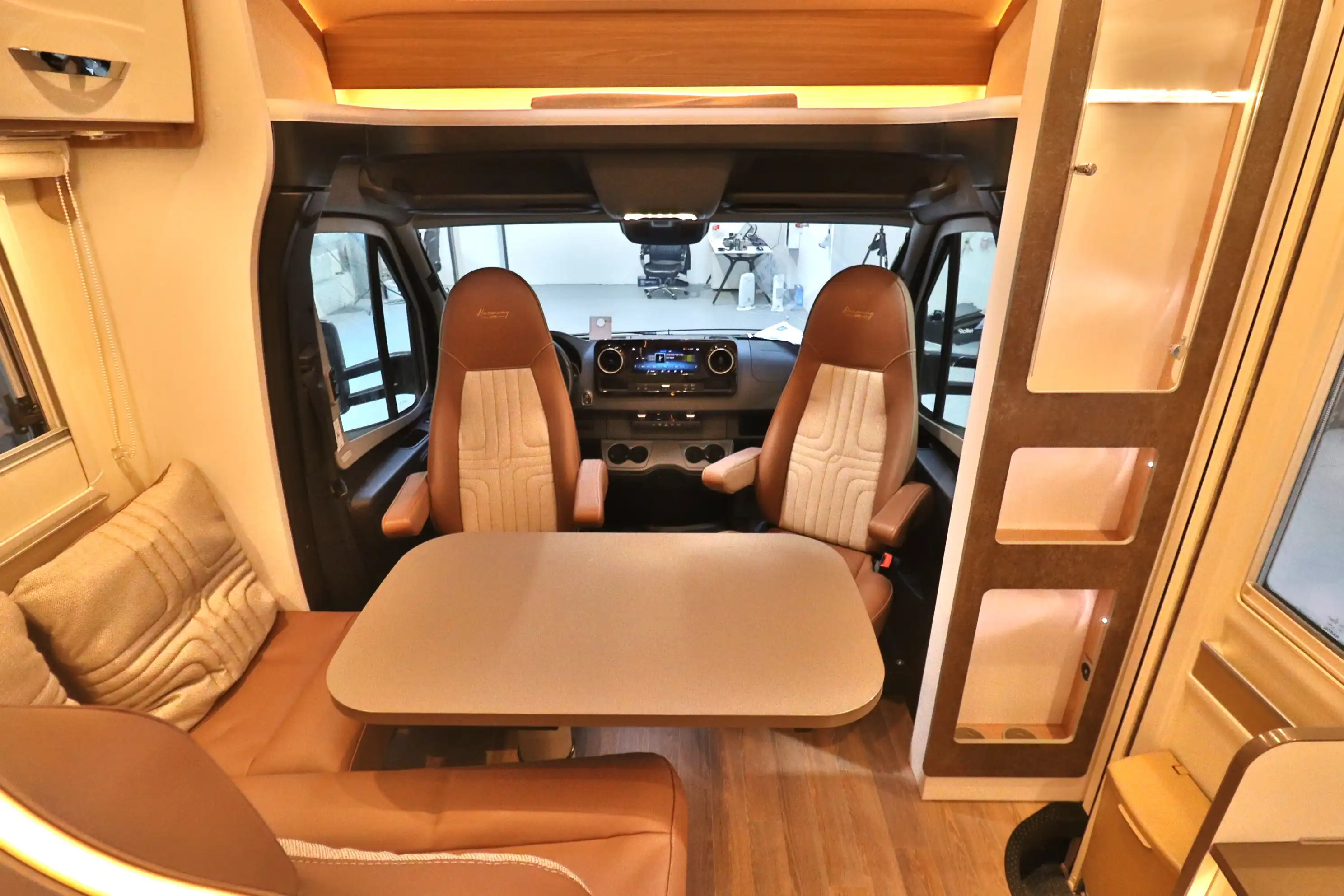 BUERSTNER M 690 Harmony-Line Freistatt Edition